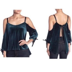 NWT ROMEO + JULIET - Cold Shoulder Velvet Split Back Top - Ink Green S